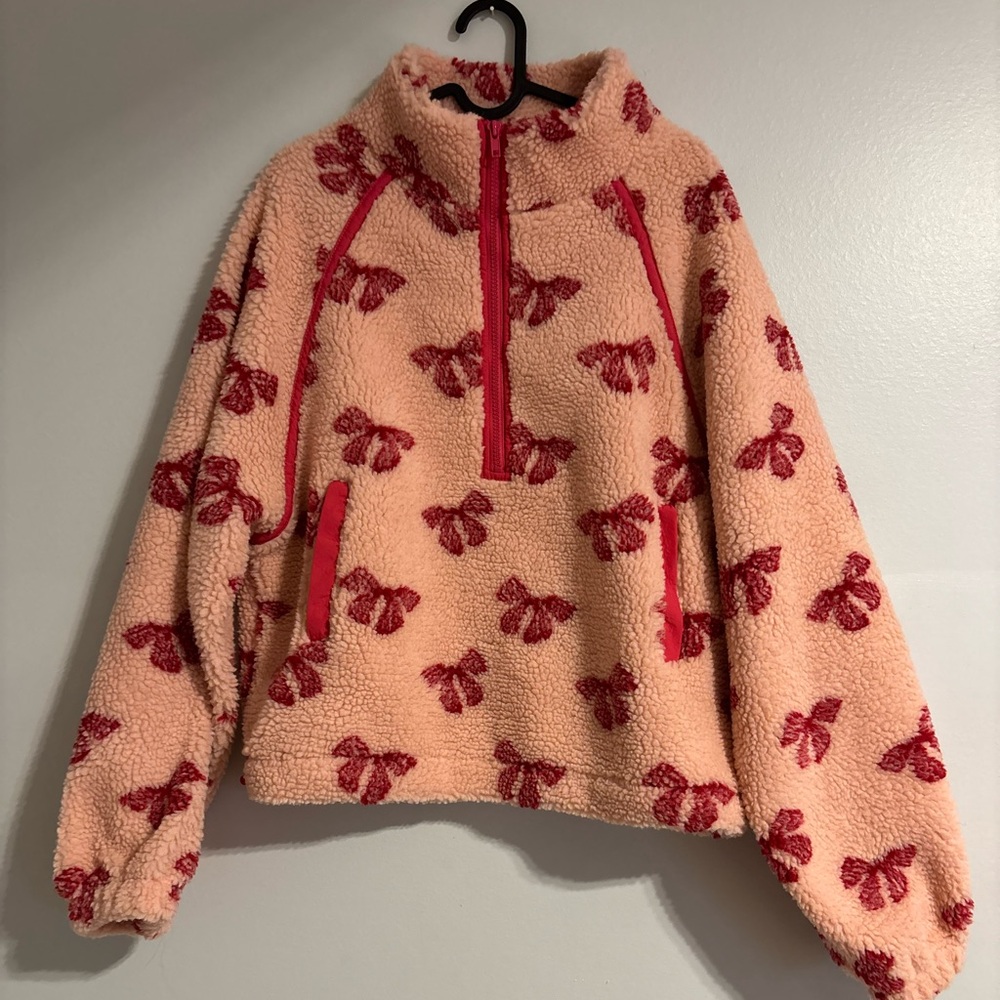 Cozy Bow print Boutique fuzzy Sherpa pull over